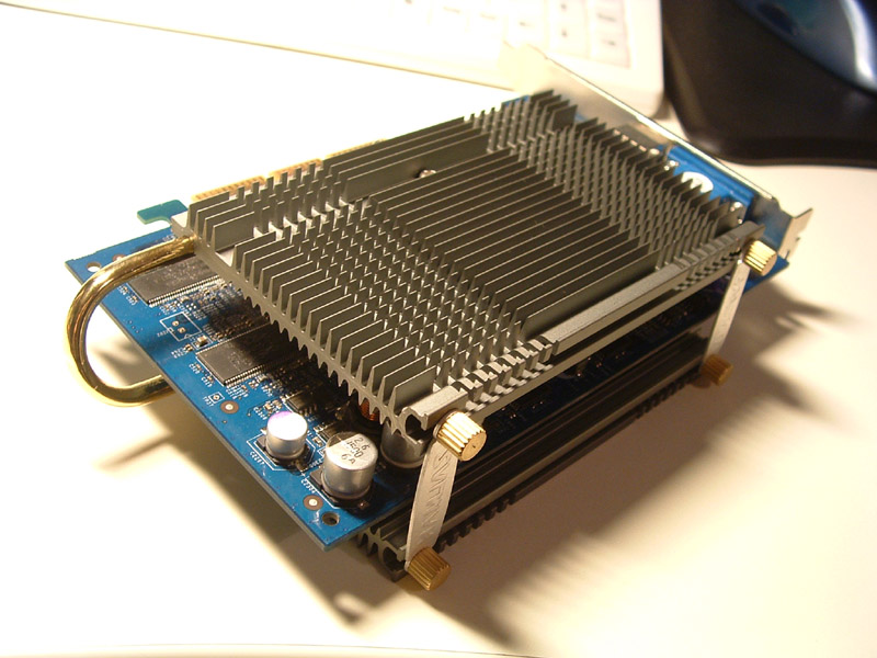 xfx-ti4200-1.jpg